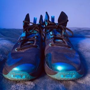 Nike LeBron 13 Summit Lake Hornets